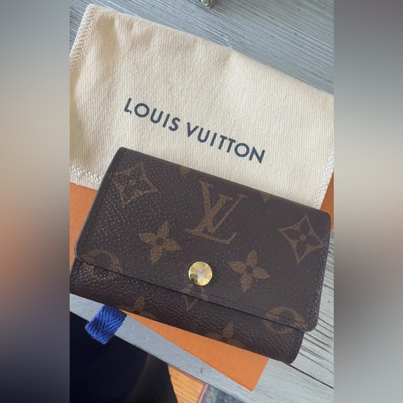 Louis Vuitton Dark Brown Monogram Key Holder - Picture 1 of 7